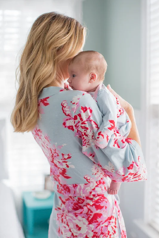 Design Must-have Mae Robe & Baby Receiving Gown Set