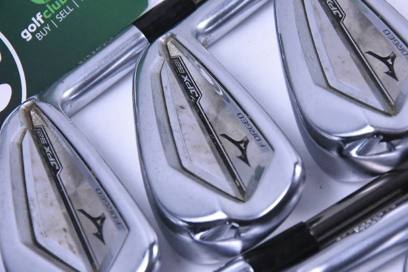 Casual Comfort Wear Mizuno JPX 921 Forged Irons / 5-PW / Regular Flex UST Recoil ESX 460 Shafts Casual Comfort Wear Mizuno JPX 921 Forged Irons / 5-PW / Regular Flex UST Recoil ESX 460 Shafts
