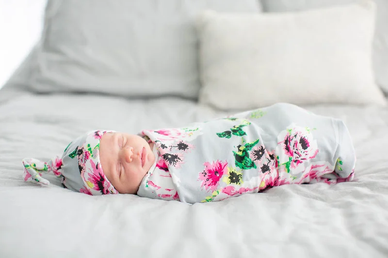 Comfort Fit Olivia Swaddle Blanket & Newborn Hat Set