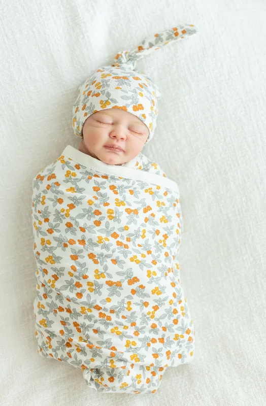 Casual Wear Aspen Swaddle Blanket & Newborn Hat Set