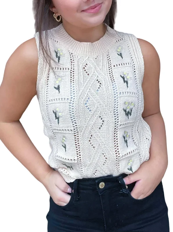 Cozy Look Flower Embroidered Sleeveless Sweater In Ivory