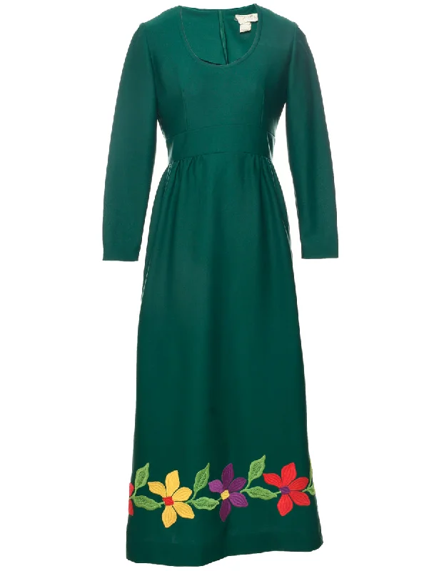 Everyday Outfits Embroidered Floral Dress - M