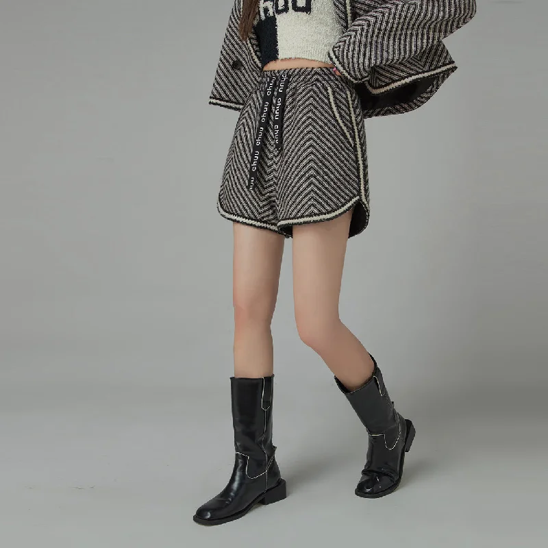 All-Day Wear Stand Up String Striped Shorts