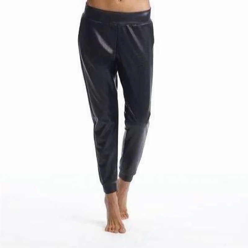 Fashionable Prints Faux Jogger In Black