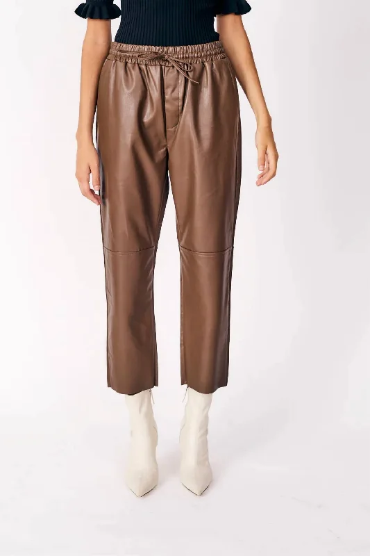 Celebrity Style Fleetwood Pant In Dark Chocolate