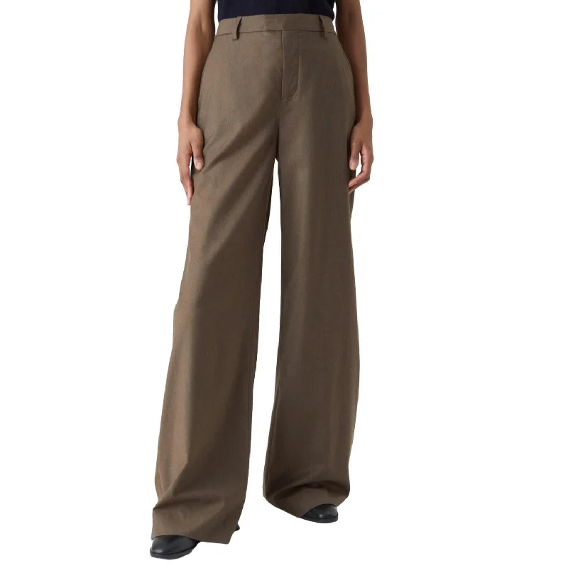 Casual And Comfortable Nanton Flannel Pants In Golden Wood