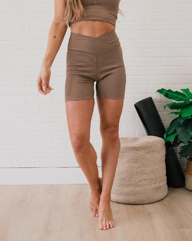 Elegant And Noble Rae Mode Ribbed V-Waist Biker Shorts - Dark Mocha