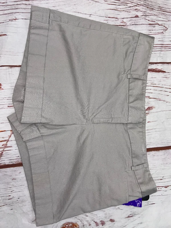 Effortless Elegance Shorts By Express In Grey, Size: 12