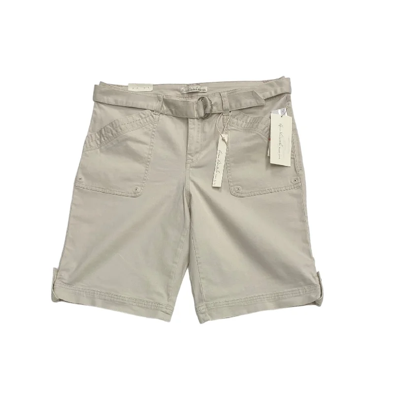 Easygoing Fashion Shorts By Gloria Vanderbilt In Cream, Size: 8