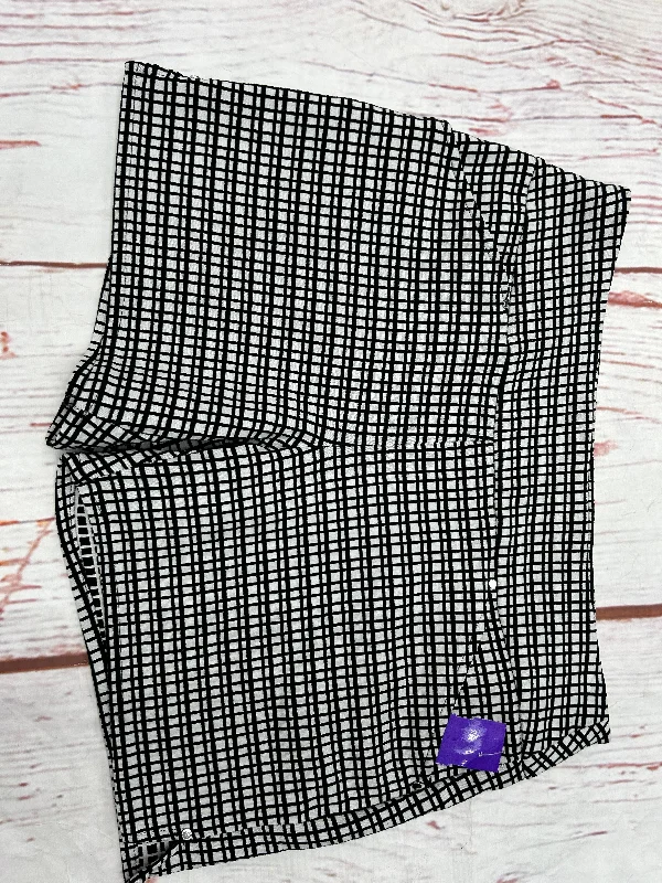 Warm Chic Outfits Shorts By Inc In Black White, Size: 8