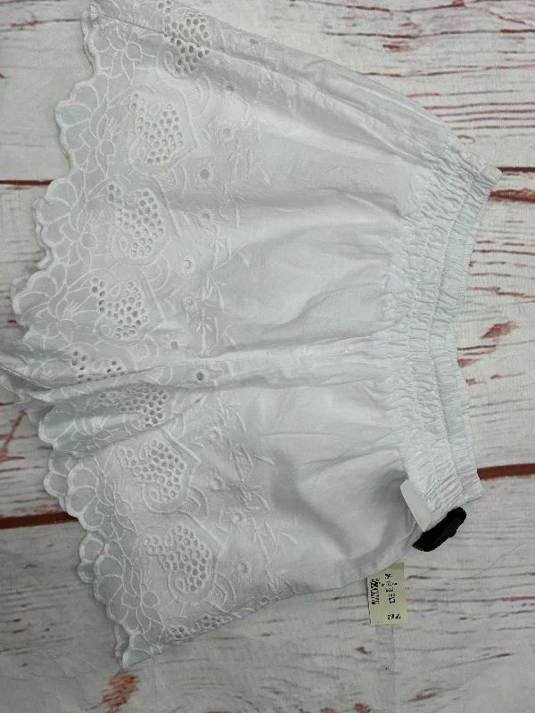 Soft Tops Shorts By Live Love Dream In White, Size: S