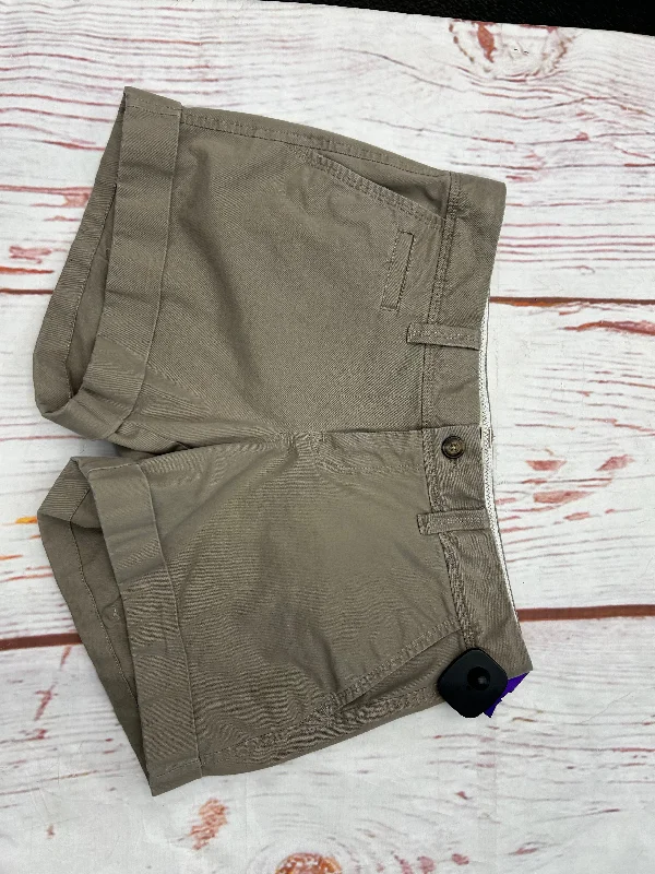 Everyday Outfits Shorts By Old Navy In Khaki, Size: 4