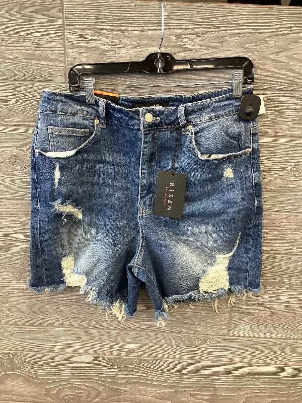 Exquisite Embroidery Shorts By Risen In Blue, Size: 16